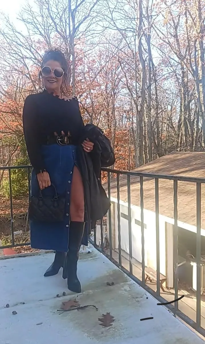 Women's Casual Slit Denim Midi Jean Skirt Stretch High Waisted Button Up Frayed with Pockets